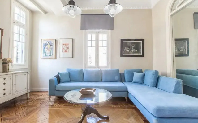 Spacious Apartment in Plaka Athens A3