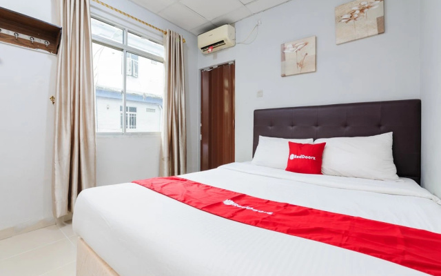 RedDoorz @ Madras Hotel Batam – Guest Rooms – Batam