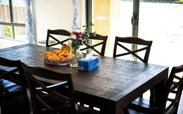 StayAU 5BR Lakefront Escape Point Cook