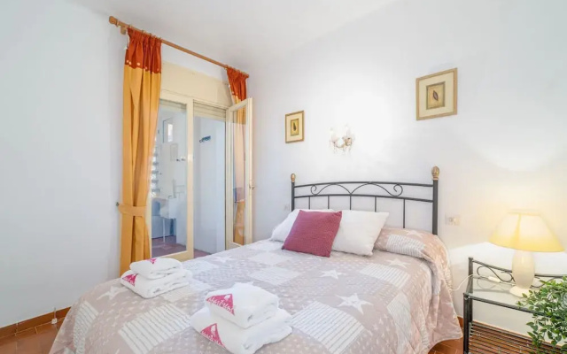 Beachfront Apartment in Empuriabrava With Pool