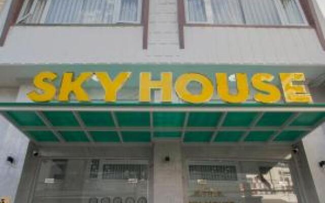 Skyhouse Hotel