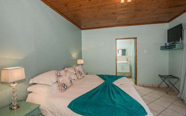 Whale Coast Lodge