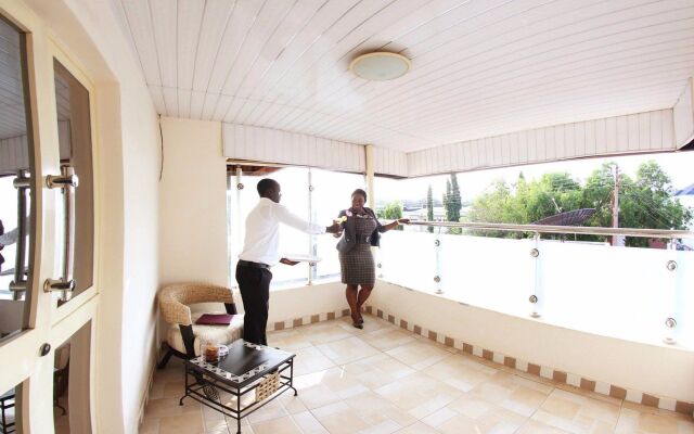 Pearl Gate Hotel