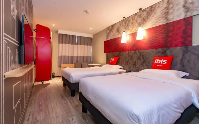 ibis Wuxi Taihu Square Metro Station Hotel