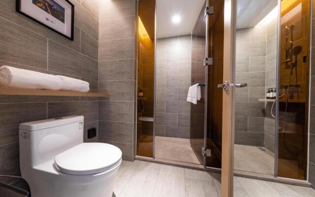 Shenzhen Huaqiangbei Sports Center Atour Hotel