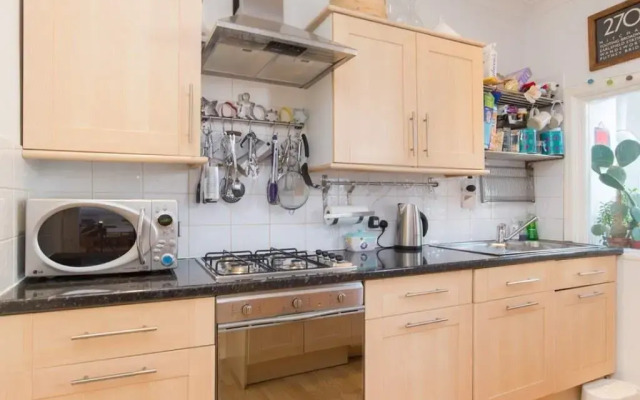 Veeve  3 Bed Family House On Esparto Street Wandsworth