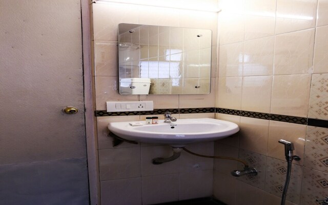 OYO 10348 Hotel Ashoka Regency