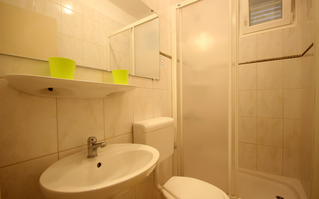 Apartment Dino - apartments with hot tub: A1 Novalja, Island Pag