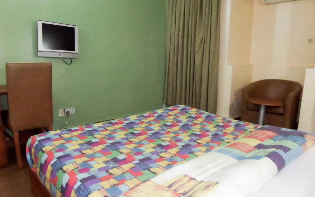Le Real Hotel