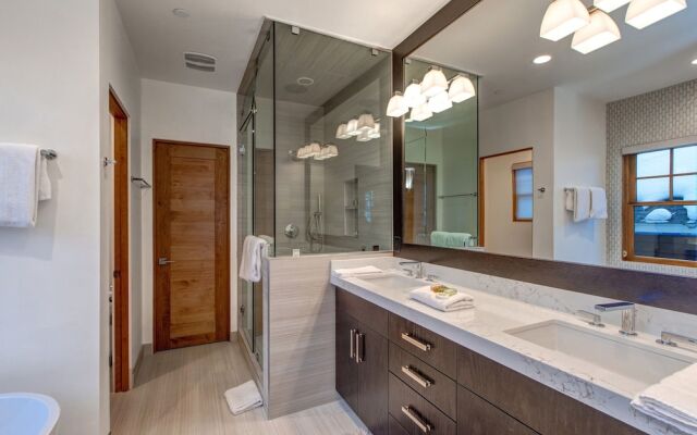 Old Town Masterpiece 6 Bedroom Home by RedAwning