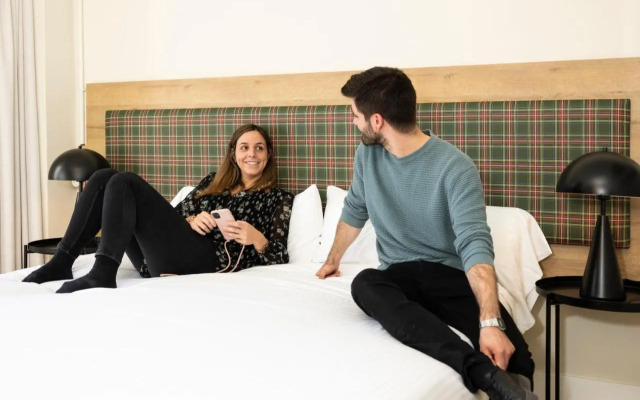 LATROUPE Grand Place Hostel