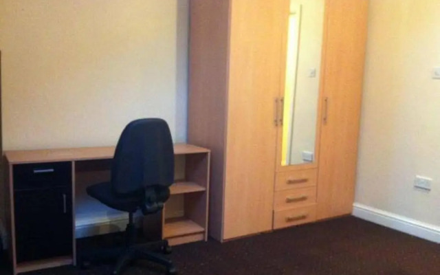 Bradford 2-bedroom Home - Sleeps 4 - Free Parking