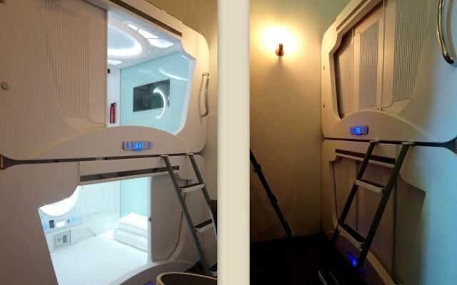 Stay With Me Capsules Hostel