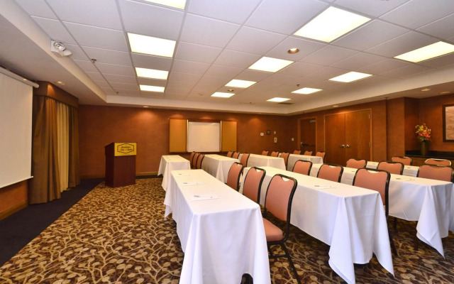 Hampton Inn & Suites Carson City