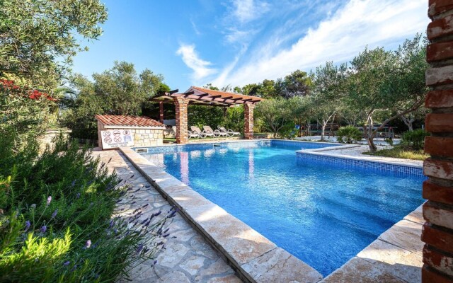 Amazing Home in Vir With 9 Bedrooms, Wifi and Outdoor Swimming Pool