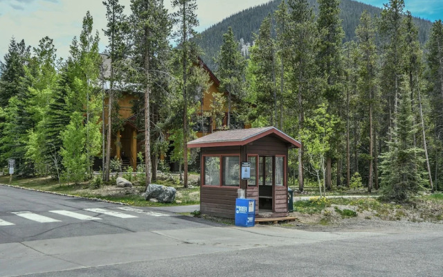 Trappers Crossing 8769