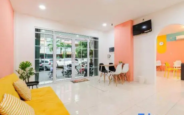 Sans Hotel Cengkareng