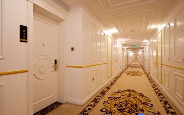 Royal Hotel