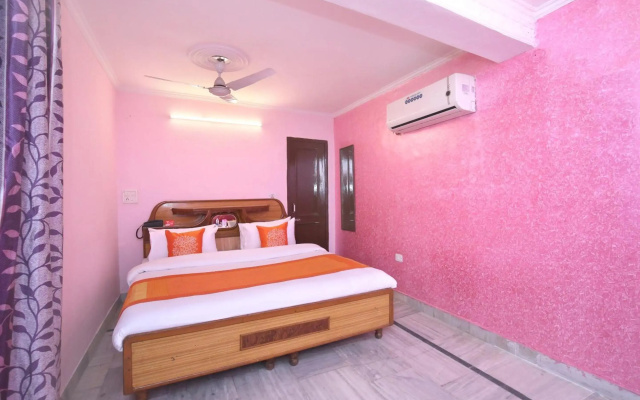 OYO 10384 Hotel Rajesh Palace