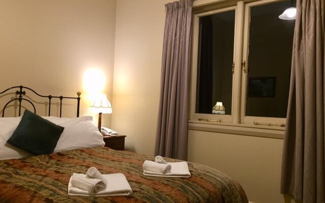 Albatross Inn Bed and Breakfast