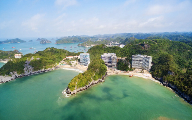 Flamingo Premium Cat Ba Beach Resort Hotel