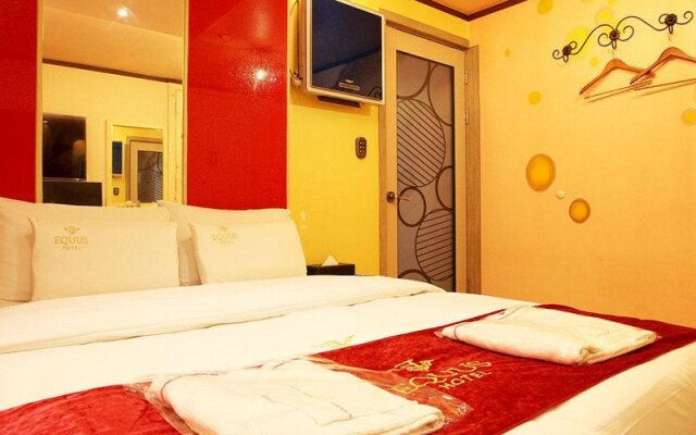 Equus Motel