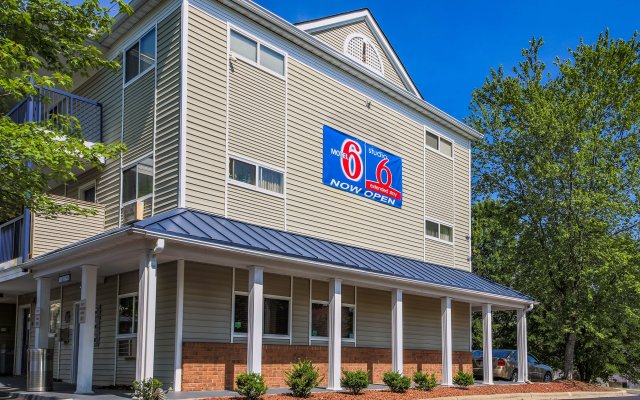 Motel 6 Greensboro, NC - I-40