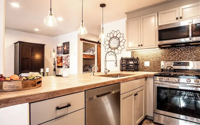 Sun Valley Condo 123