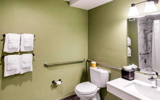 Quality Inn & Suites Plano East - Richardson