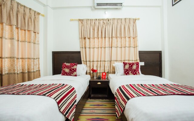 OYO 11456 Hotel Admire