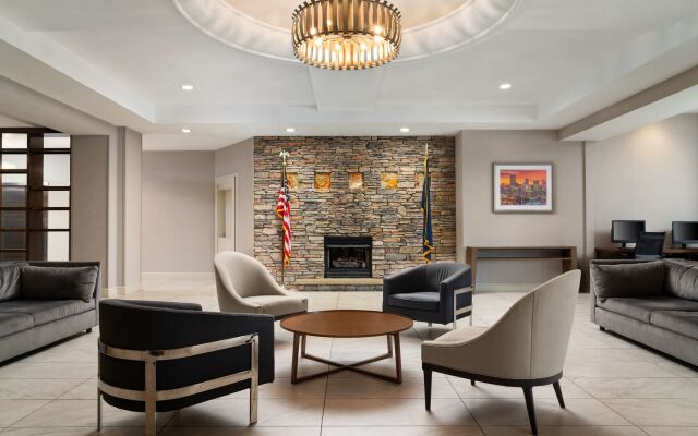 DoubleTree by Hilton Pittsburgh Airport