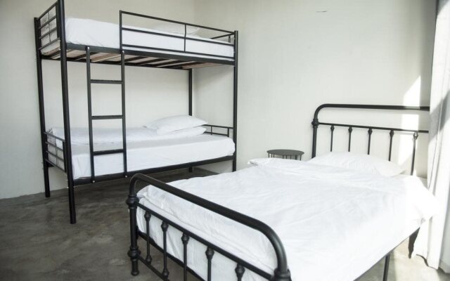 Giraffe International Youth Hostel