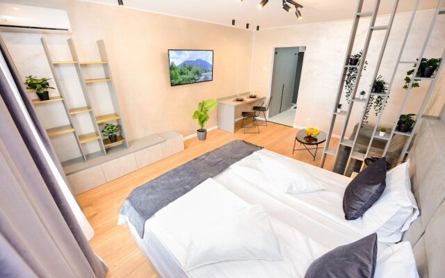 Park Studio Cismigiu Gardens - Quiet Room - Smart Tv