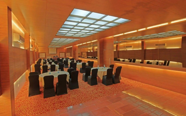Le Royale Residency