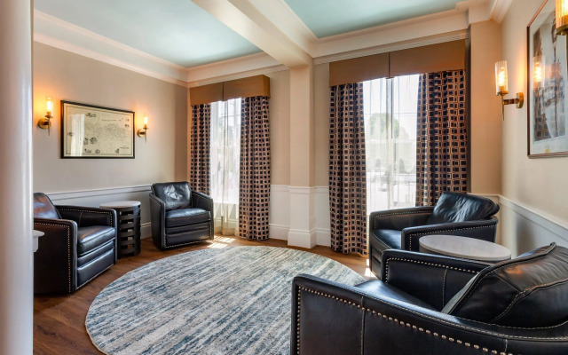 Essex Street Inn & Suites, an Ascend Collection Hotel