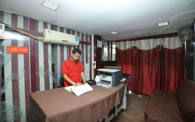 Oyo 40458 Hotel Deep Palace