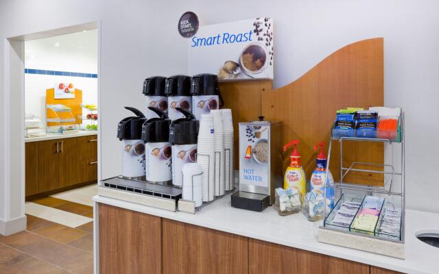 Holiday Inn Express Hotel & Suites Dickinson by IHG