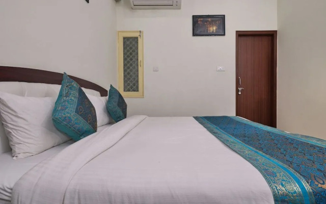 OYO 14571 Century Plaza