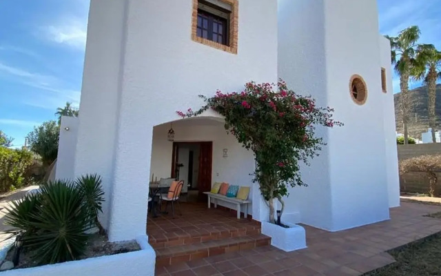 Spacious Holiday Home With Private Garden