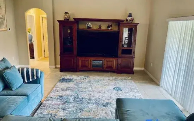 Modern and Spacious 4 Bedroom Home