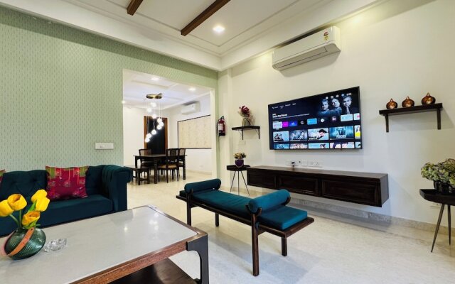 BluO Luxury Stay Medicity Balcony TubGym