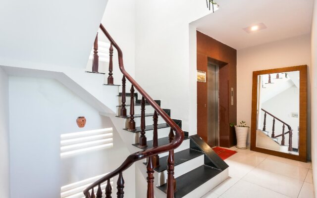 Aris Hotel