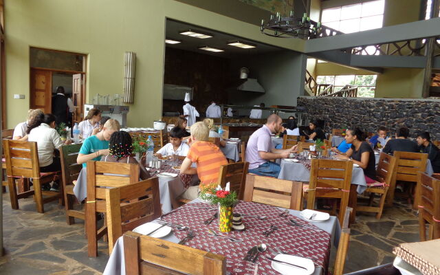 Weru Weru River Lodge
