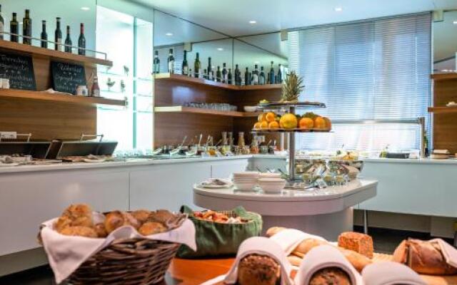 Zeller Hotel & Restaurant