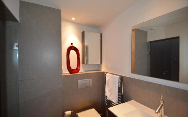 Chic Stylish Apartment with 2 Beds And Roof Terrac