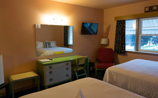 Holiday Music Motel
