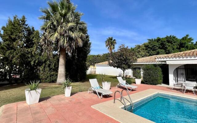 Villa Scenic with Private Pool- Sleeps 8