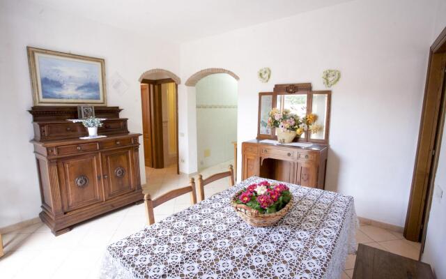 The Casina sleeps 4 surrounded by greenery-LA CASINA A SCHIOPPARELLO