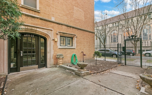 Relax & Retreat 1BR Lincoln Square Apt