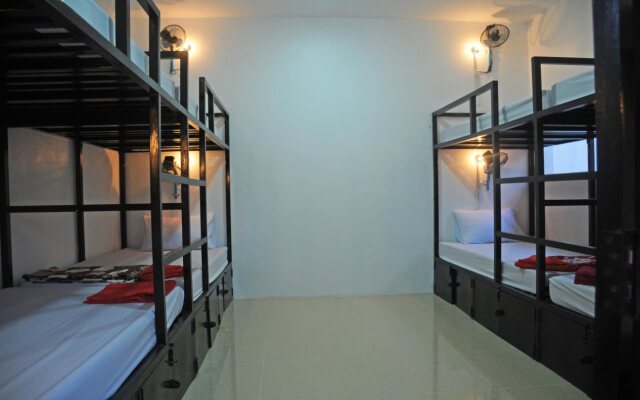 Happy Hippies Hostel